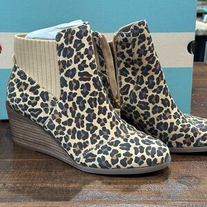 Brand New TOMS 8.5 Leopard Suede Boot